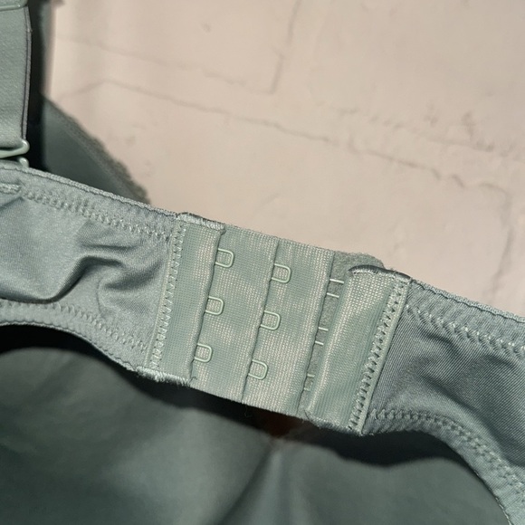 Maidenform bra Olive Self Expressions Lined Wireless T-Shirt Bra Size 40C - Picture 4 of 5